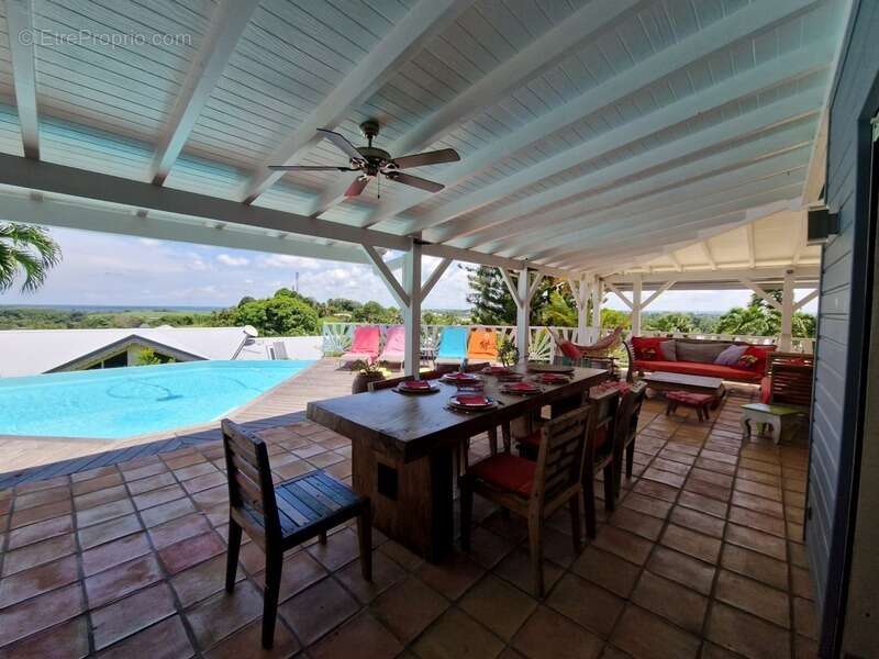 Maison à BAIE-MAHAULT