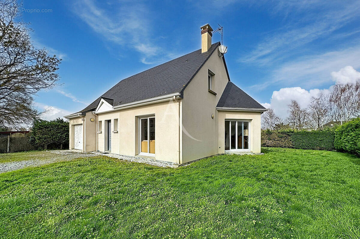 Maison à THOUARCE