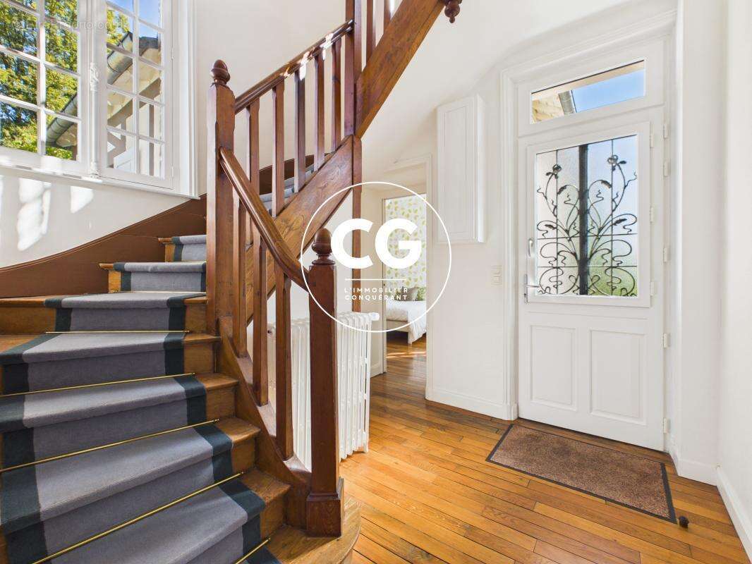 Quartier Château, Bagnoles de l'Orne : villa de style anglo-normand sur parc clos de 1290 m² - photo 15