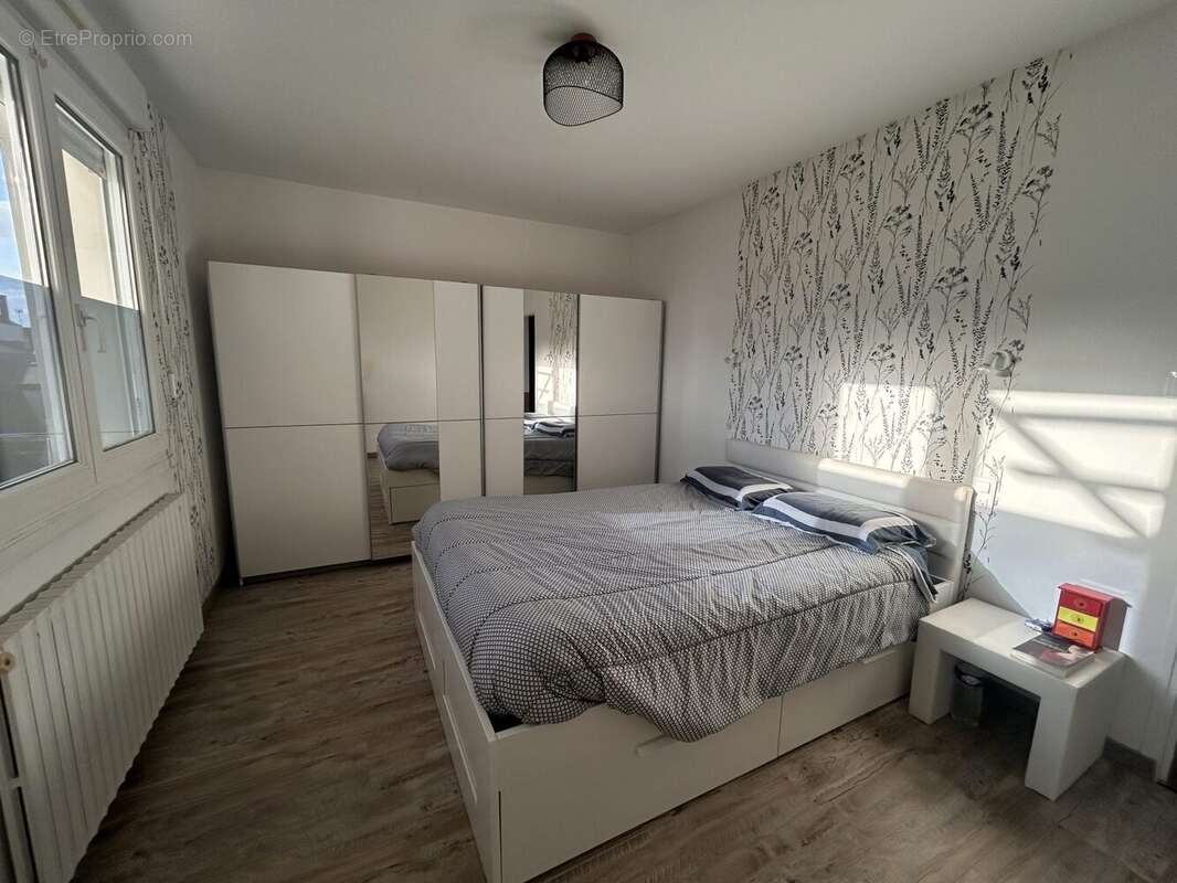 Chambre 1 - Maison à NIEUL-LE-DOLENT