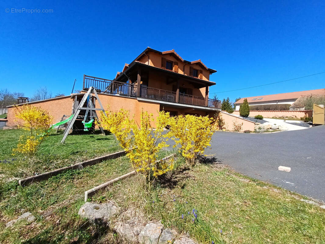 Maison à CRAPONNE-SUR-ARZON