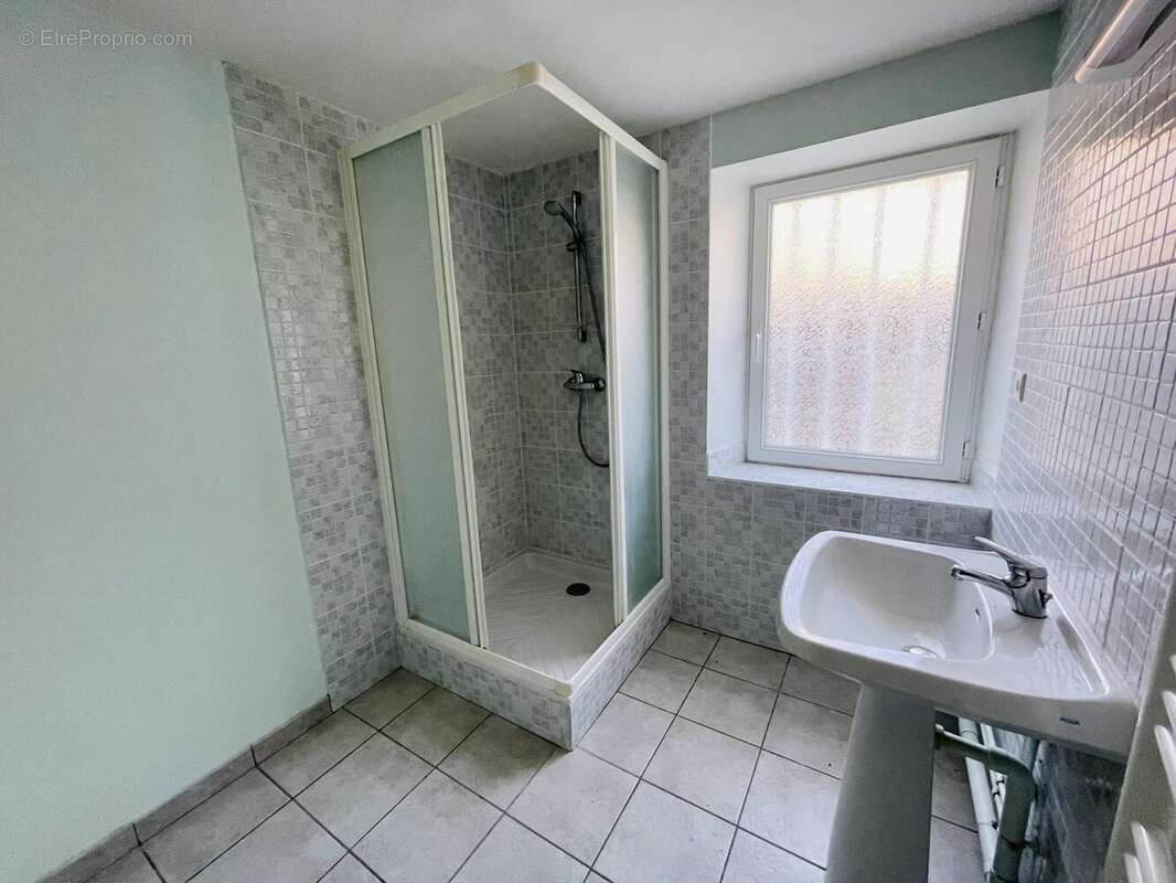 Maison 130 m² à Romans-Sur-Isere  - photo 8