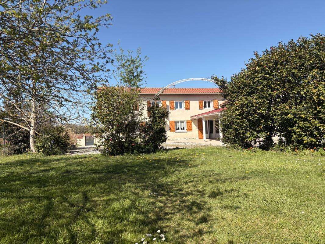 Prix à la baisse pour cette belle Maison avec dépendances !! - photo 3