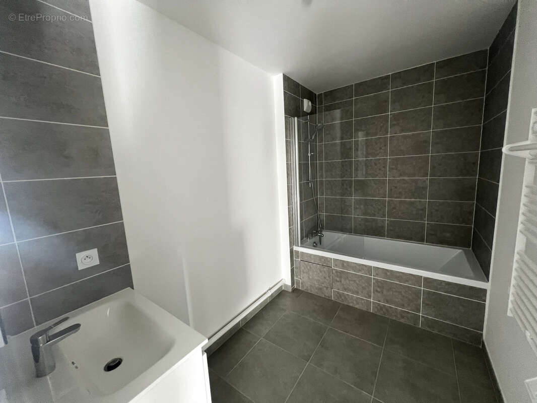 Appartement à SARTROUVILLE