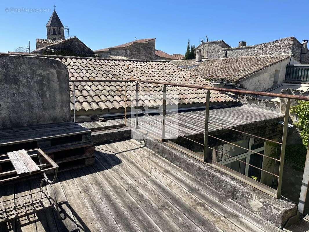 Appartement à SUZE-LA-ROUSSE