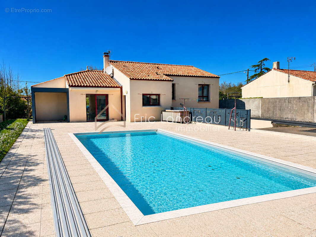 Maison à TALMONT-SAINT-HILAIRE