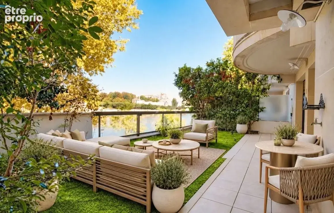 Appartement à NEUILLY-SUR-SEINE