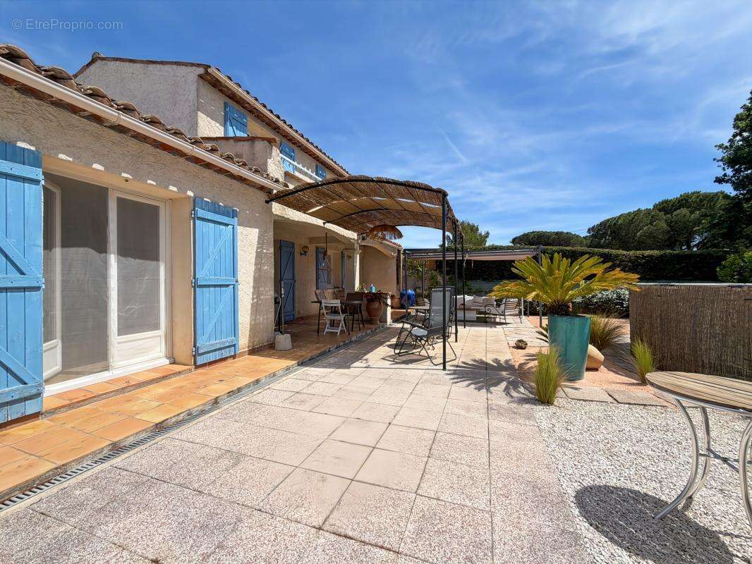 Maison à PUGET-SUR-ARGENS