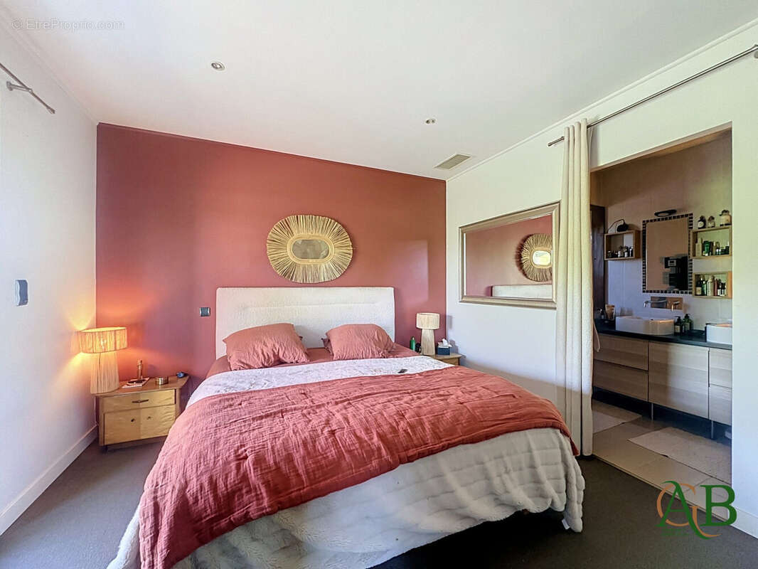 Maison 244 m² à Bassussarry  - photo 7