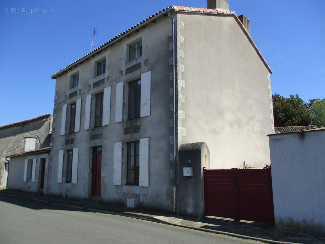 Maison à CEAUX-EN-COUHE