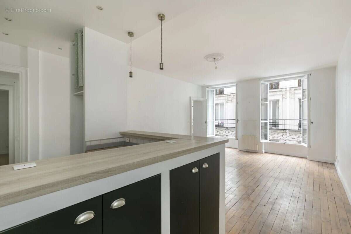 Appartement à PARIS-2E