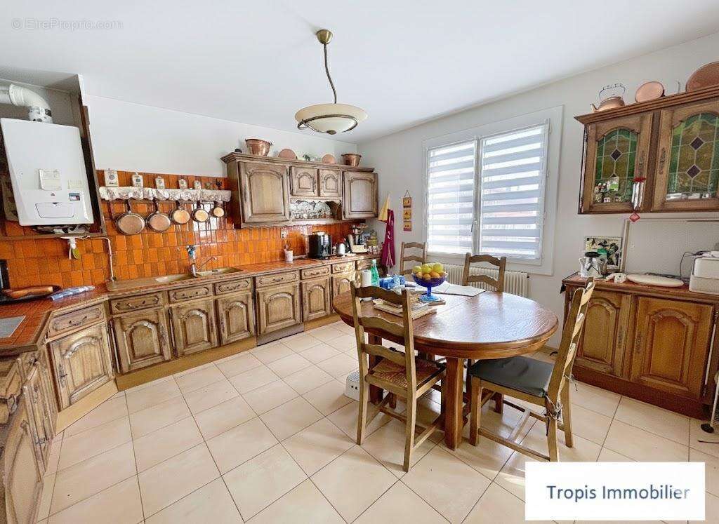   - Maison à PORTET-SUR-GARONNE