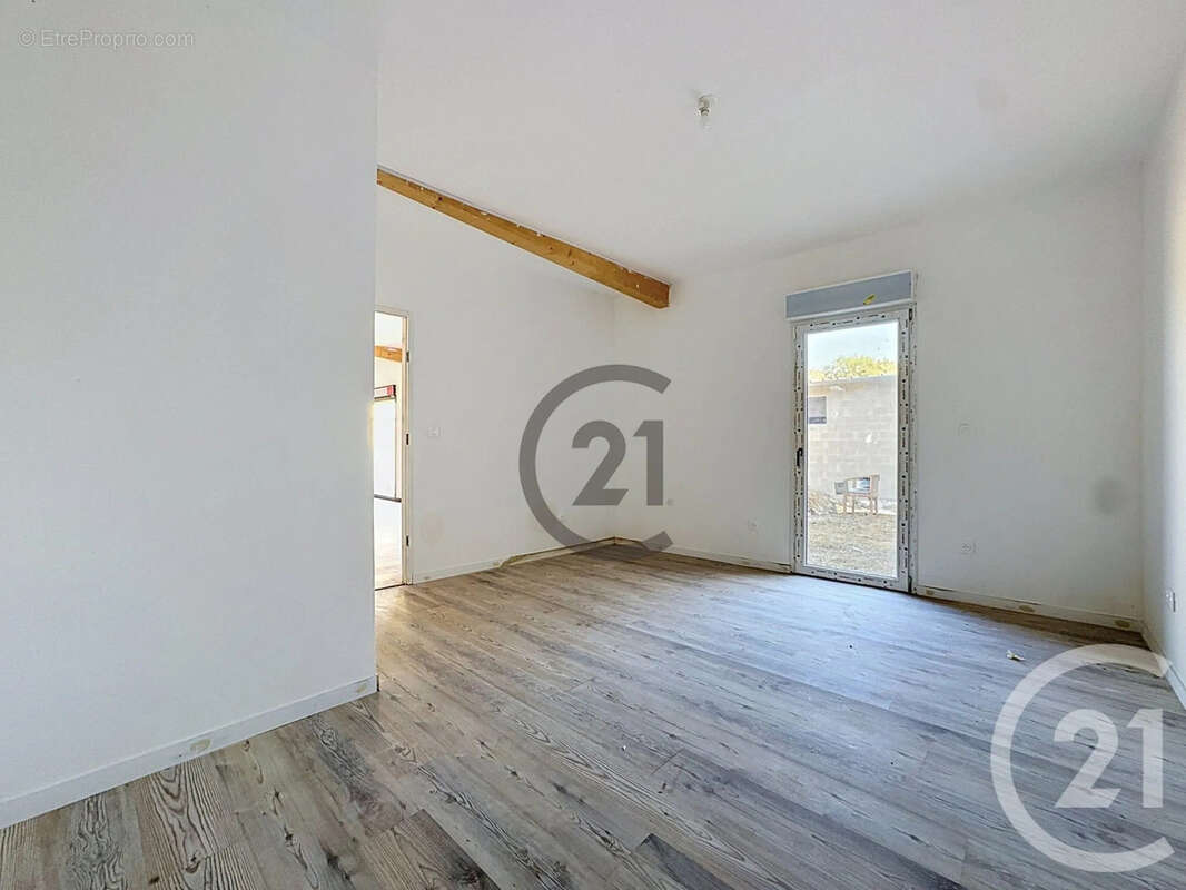 Maison 717 m² à Courcy  - photo 21