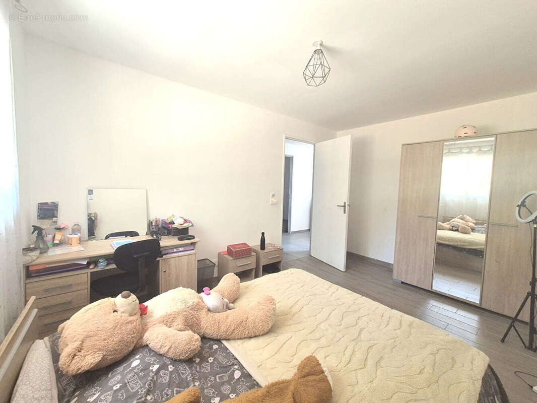 Garéoult Maison 6 pièces170 m² avec garage et piscine à deux pas du village - photo 11