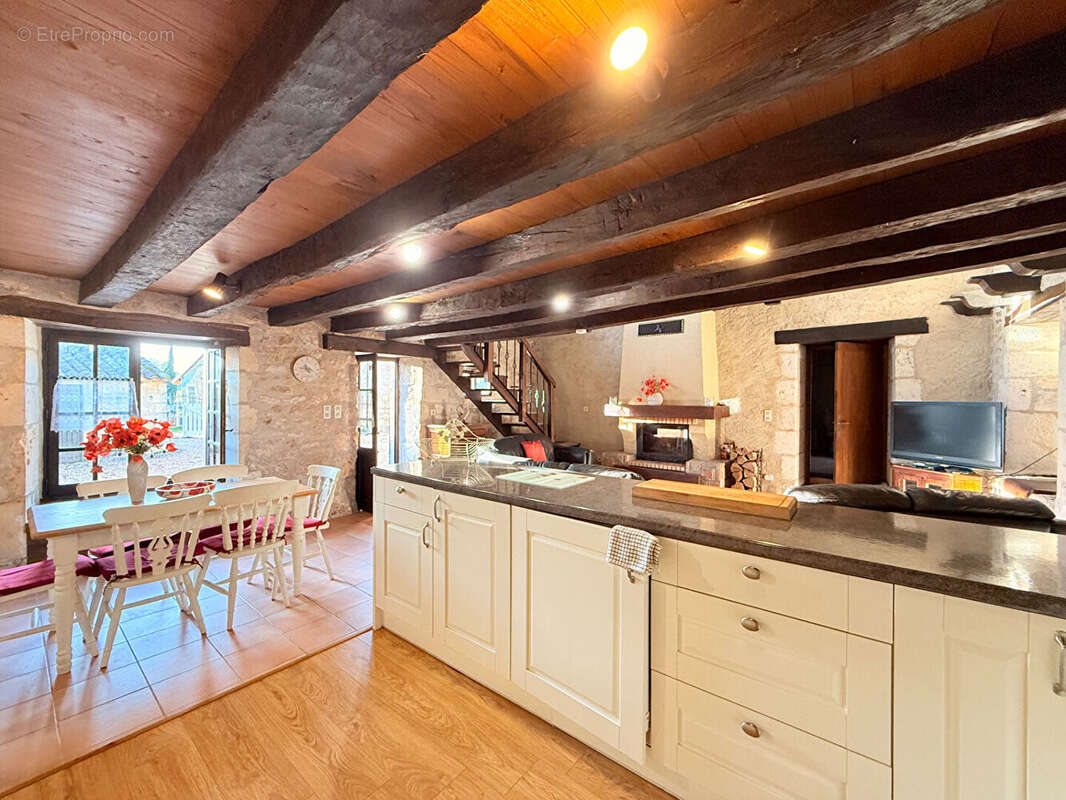 Maison à GRASSAC