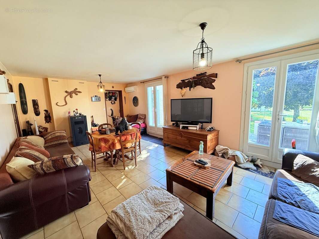 Maison à TAPONNAT-FLEURIGNAC