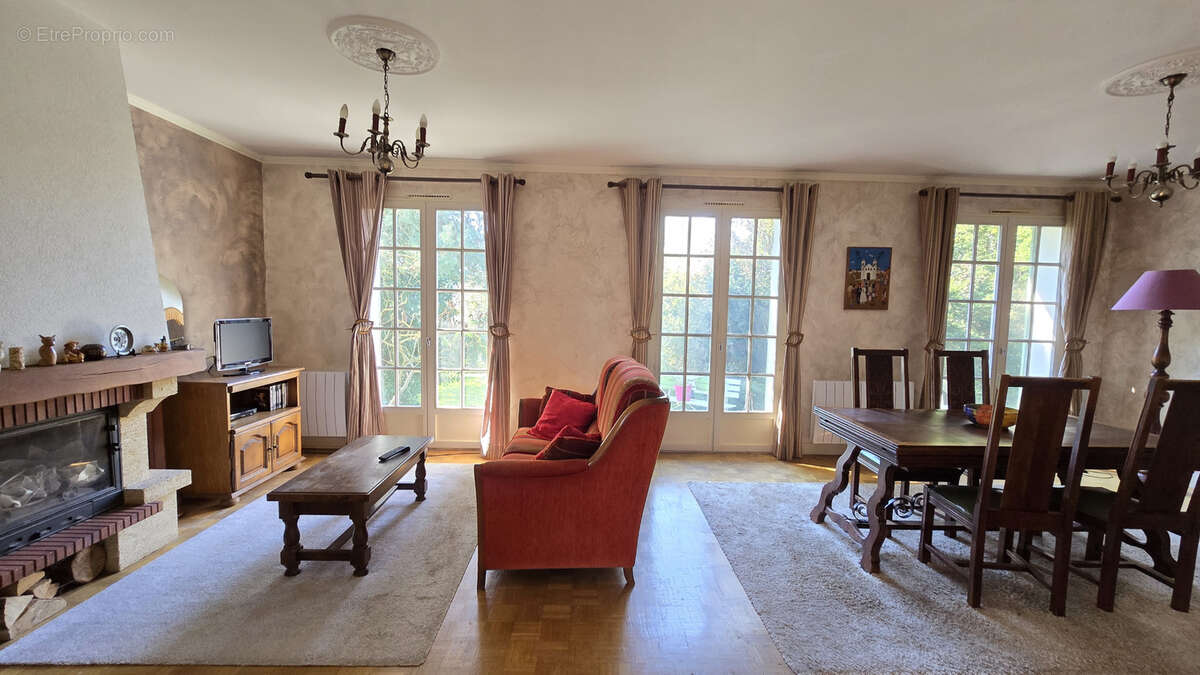 Maison à LIMOURS