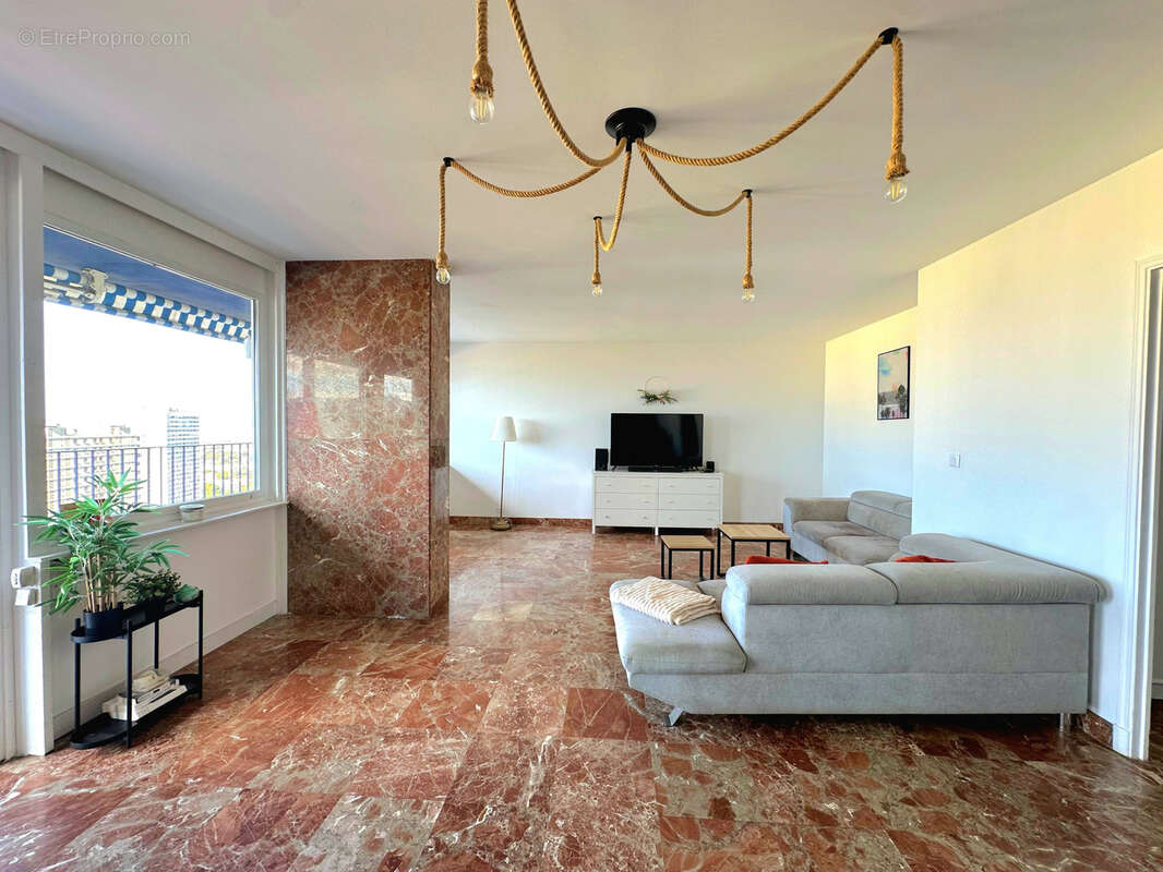 Appartement à MARSEILLE-9E