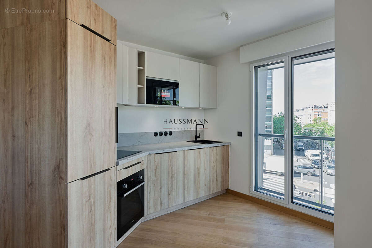 Appartement à PARIS-17E
