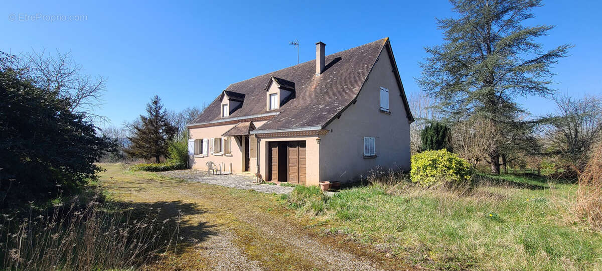 Maison à CHAUFFOUR-SUR-VELL