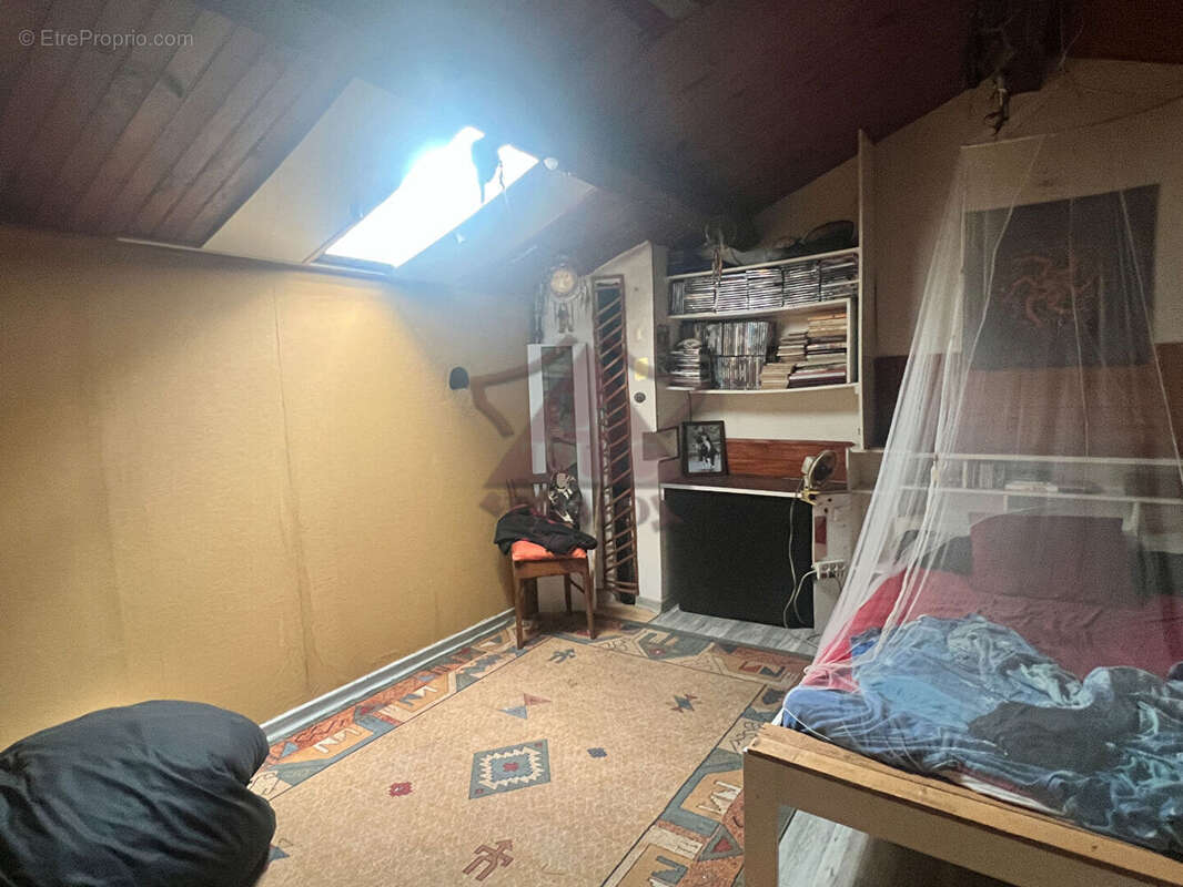 Maison à SAINT-VICTOR-DE-MALCAP