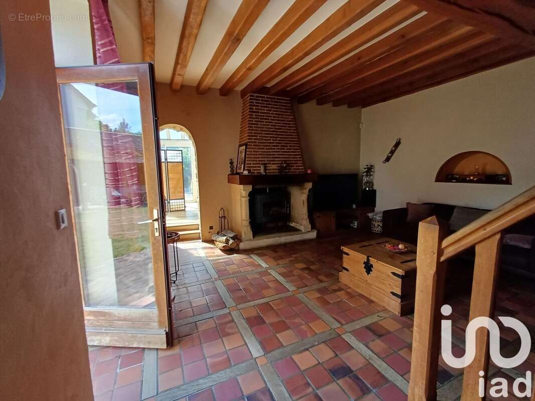 Maison 167 m² à La Brosse-Montceaux  - photo 5