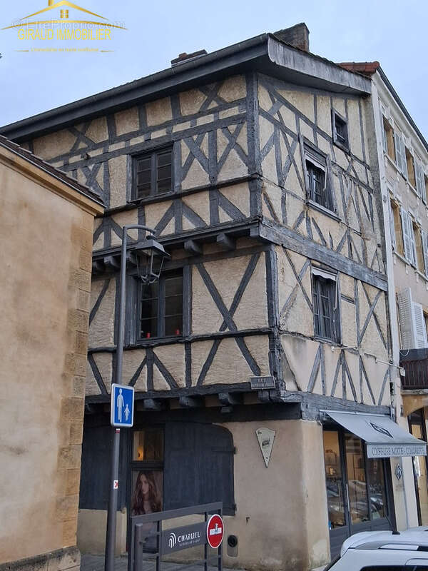 Appartement à CHARLIEU