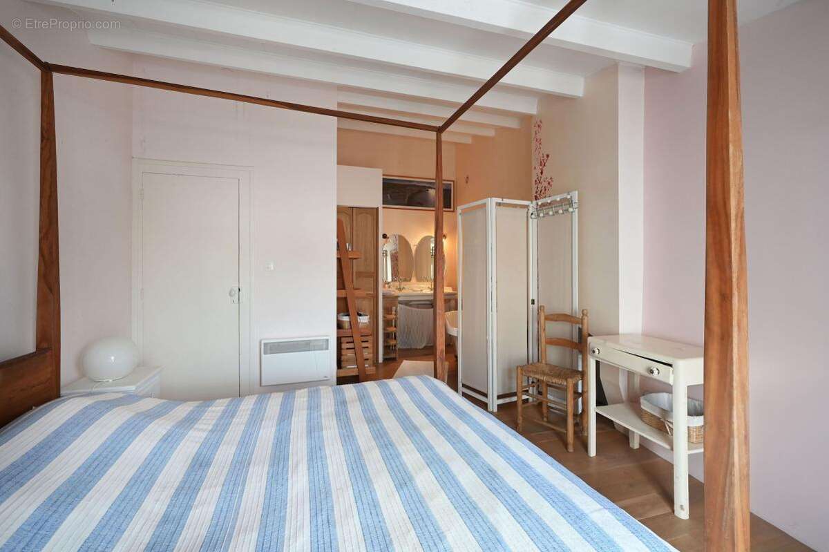 Maison à LES PORTES-EN-RE