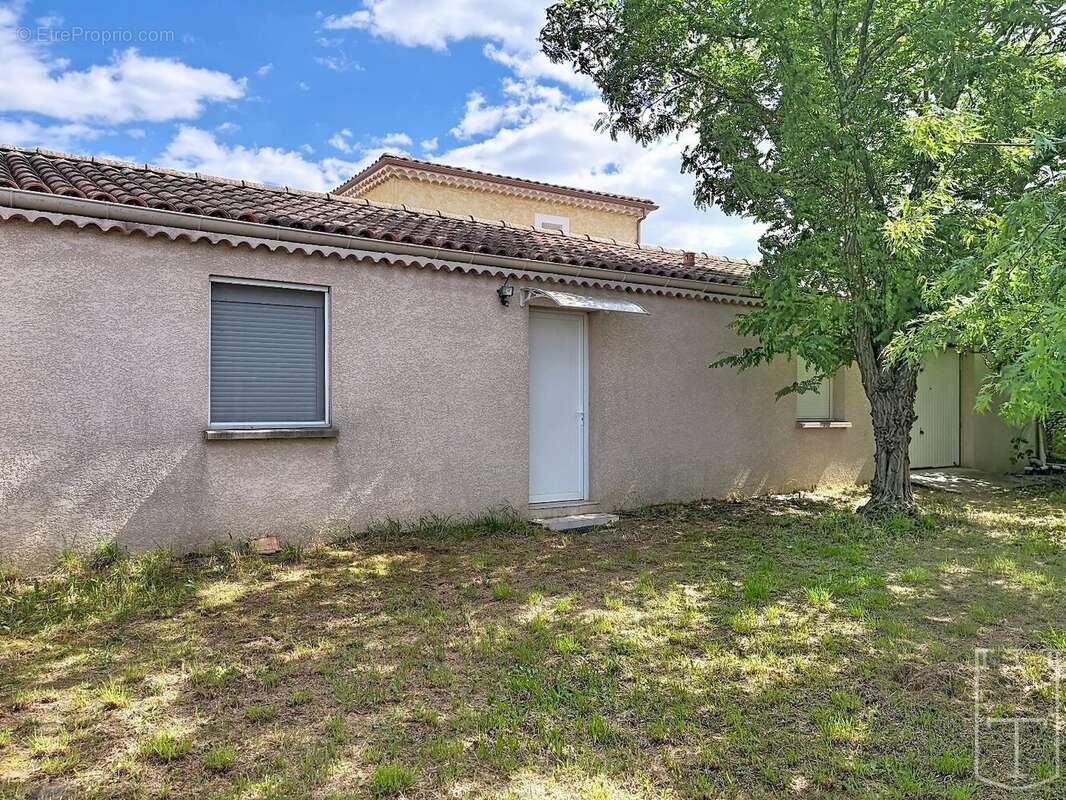 Maison à RUOMS