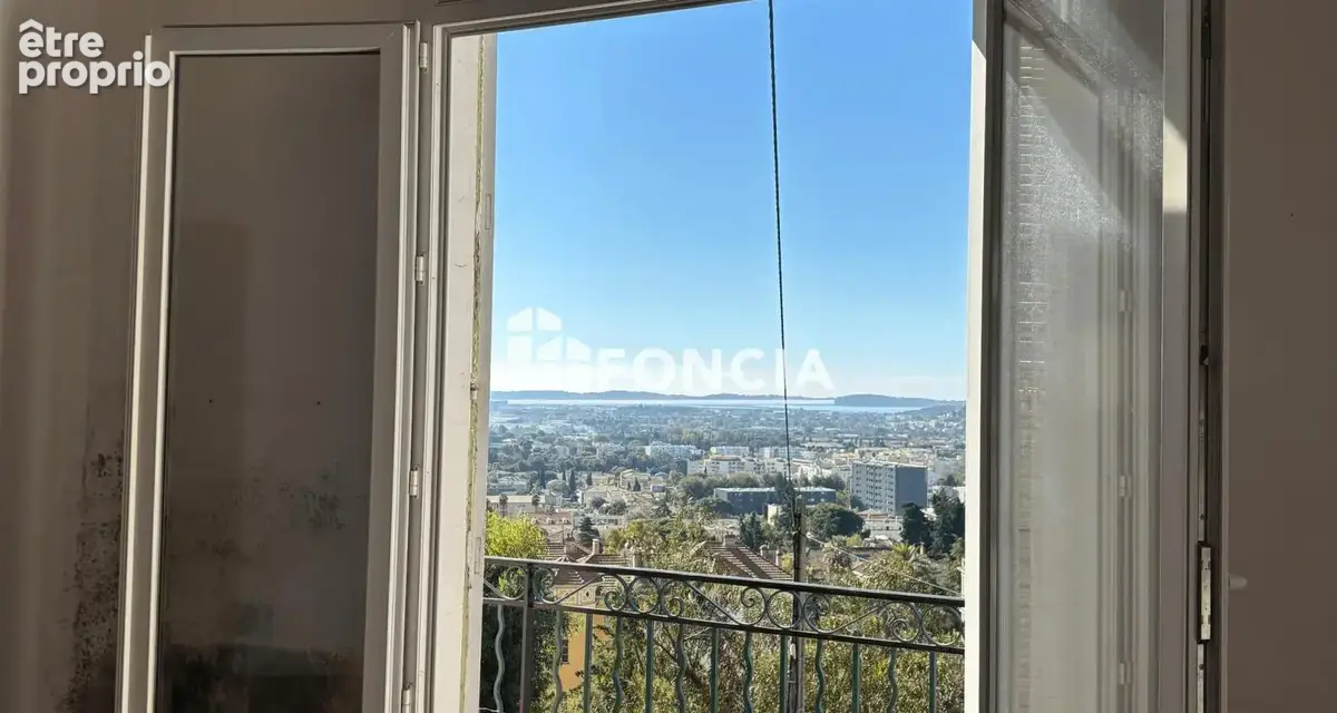 Hyeres centre secteur prisée avec superbe vue mer: haut de villa - photo 4