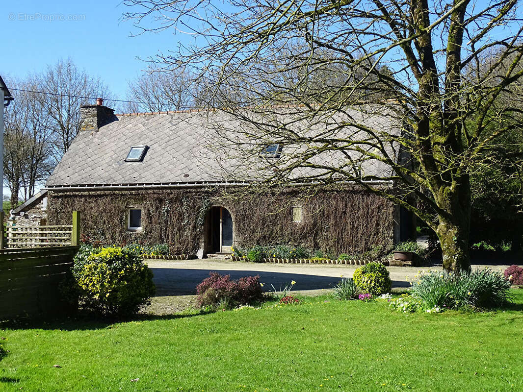 Maison à PLUSSULIEN