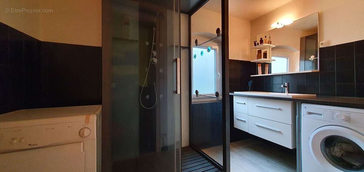 Commerce à SOUCIEU-EN-JARREST