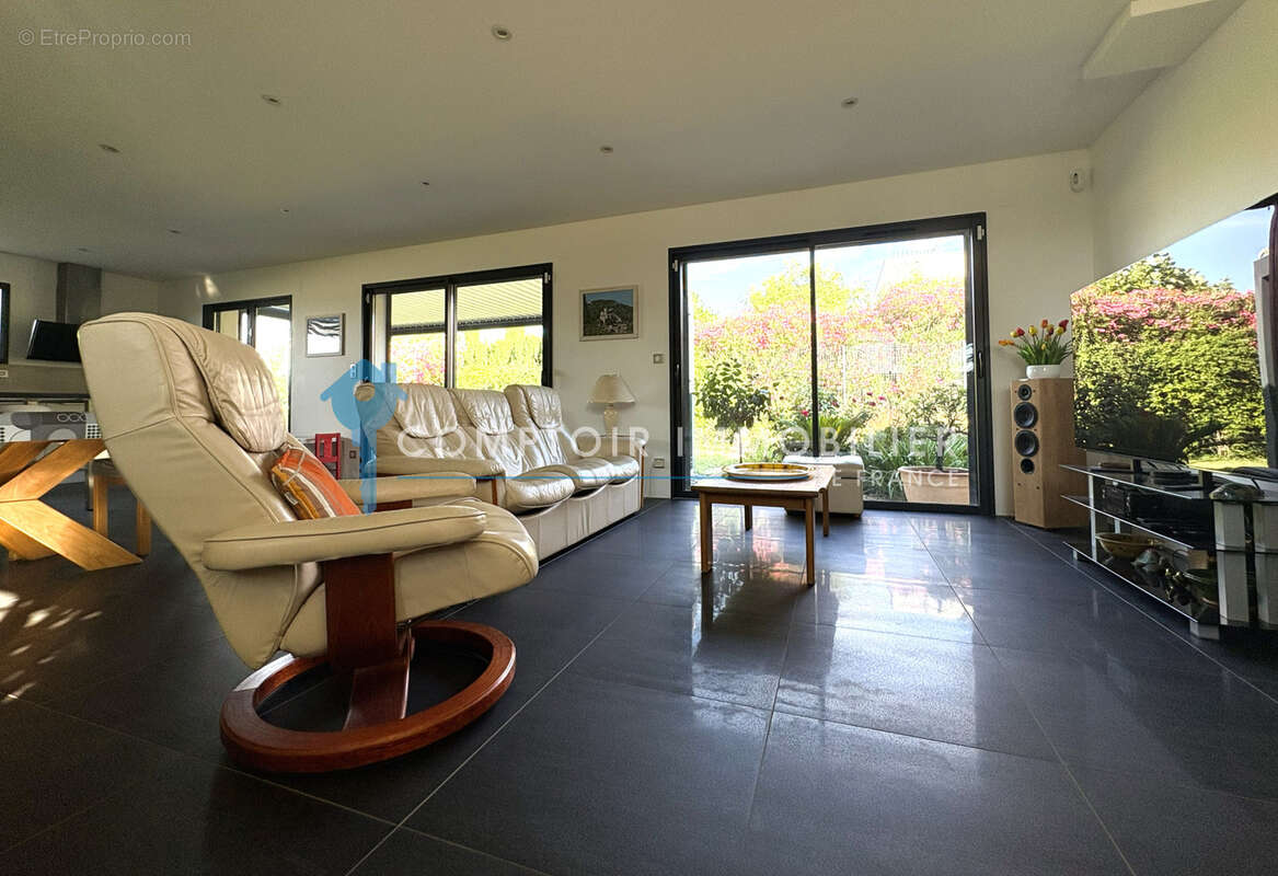 DEPT-30-A VENDRE-MEYNES Bel ensemble immobilier composé de deux villa de plain pied sur 1300m2 de terrain - photo 9