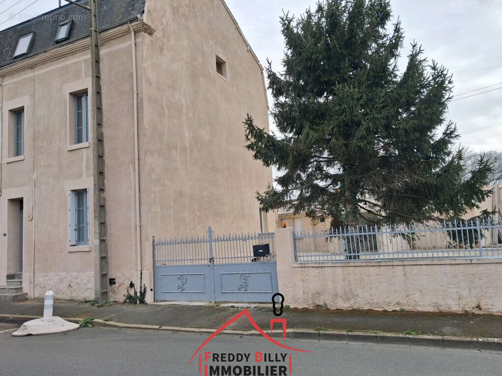 Maison à THOUARS