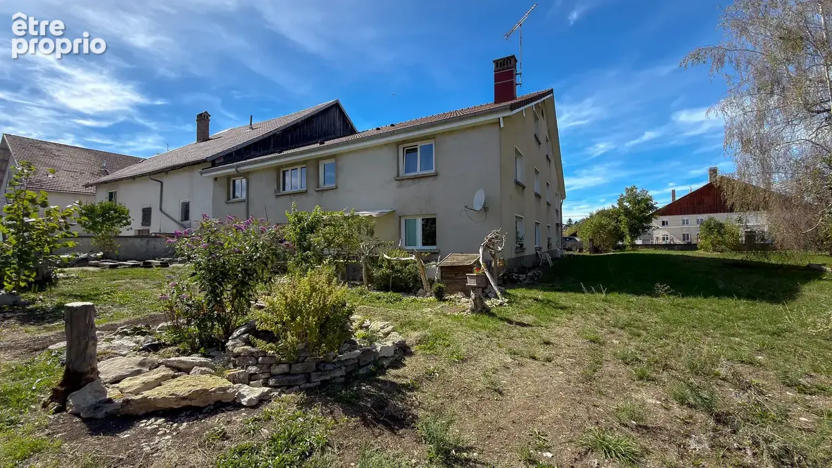 Appartement à PIERREFONTAINE-LES-VARANS