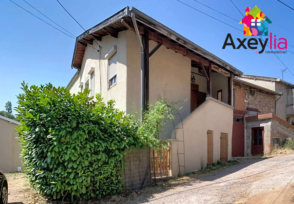 A vendre- saint-andré d'apchon- maison de village avec terrasse - photo 6