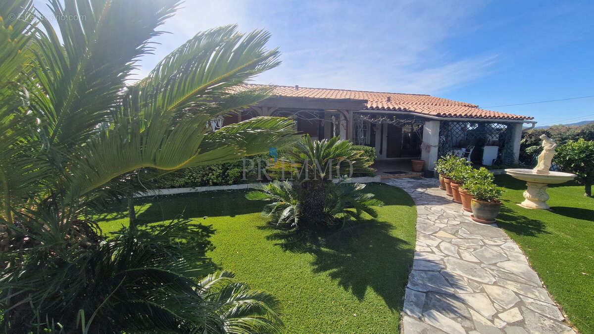 Maison à FREJUS