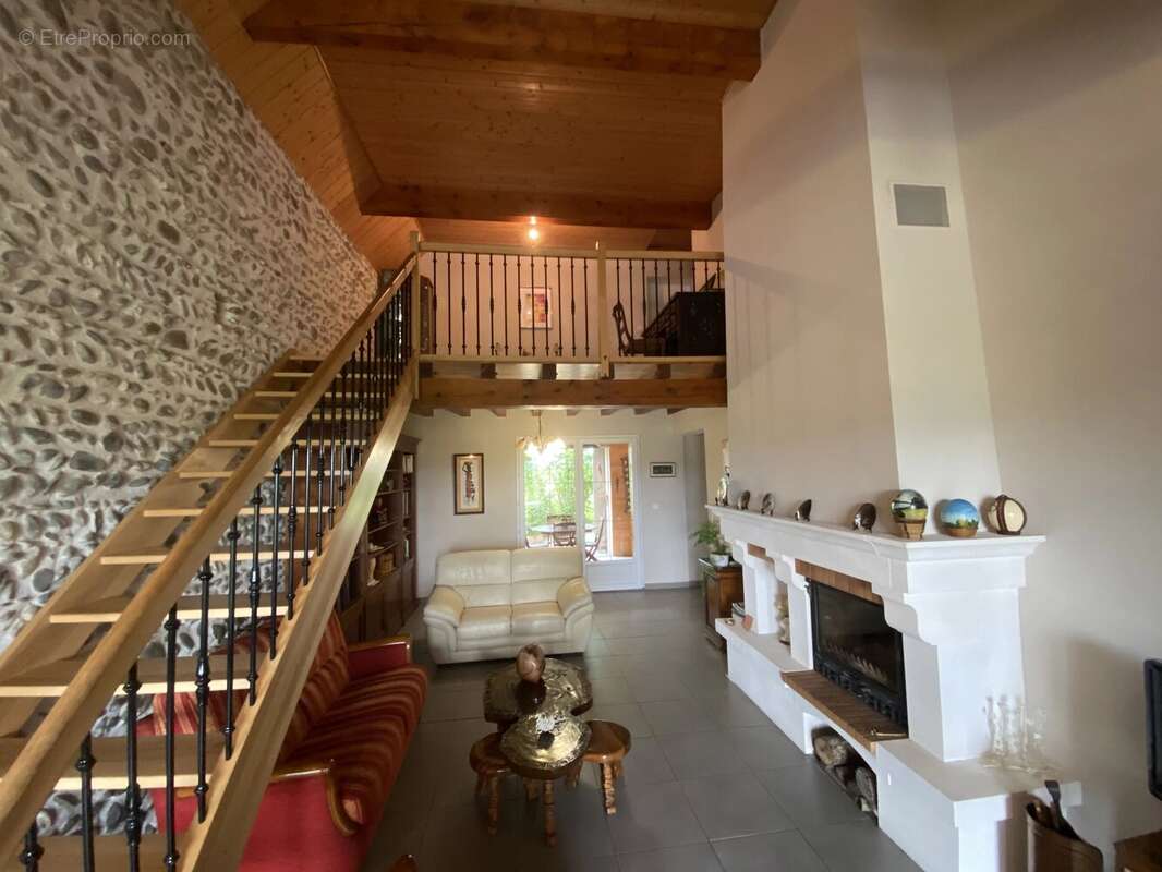 Maison à MONDAVEZAN