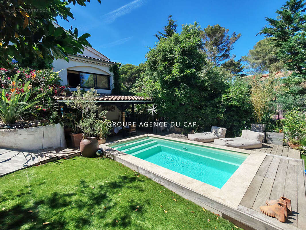 A vendre villa 168m² 5 chambres en suite appartement independant et communiquant piscine et mer a 400m, à15min a pied du centre  - photo 3