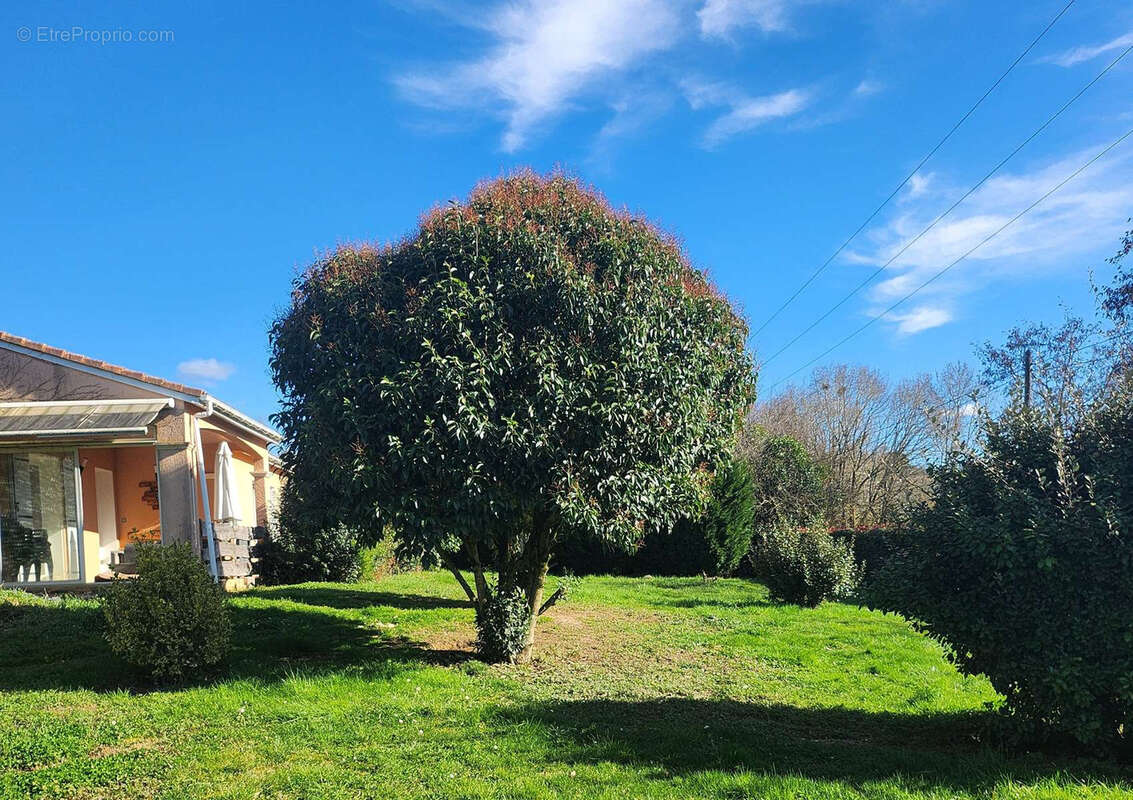 Maison à FEUGAROLLES