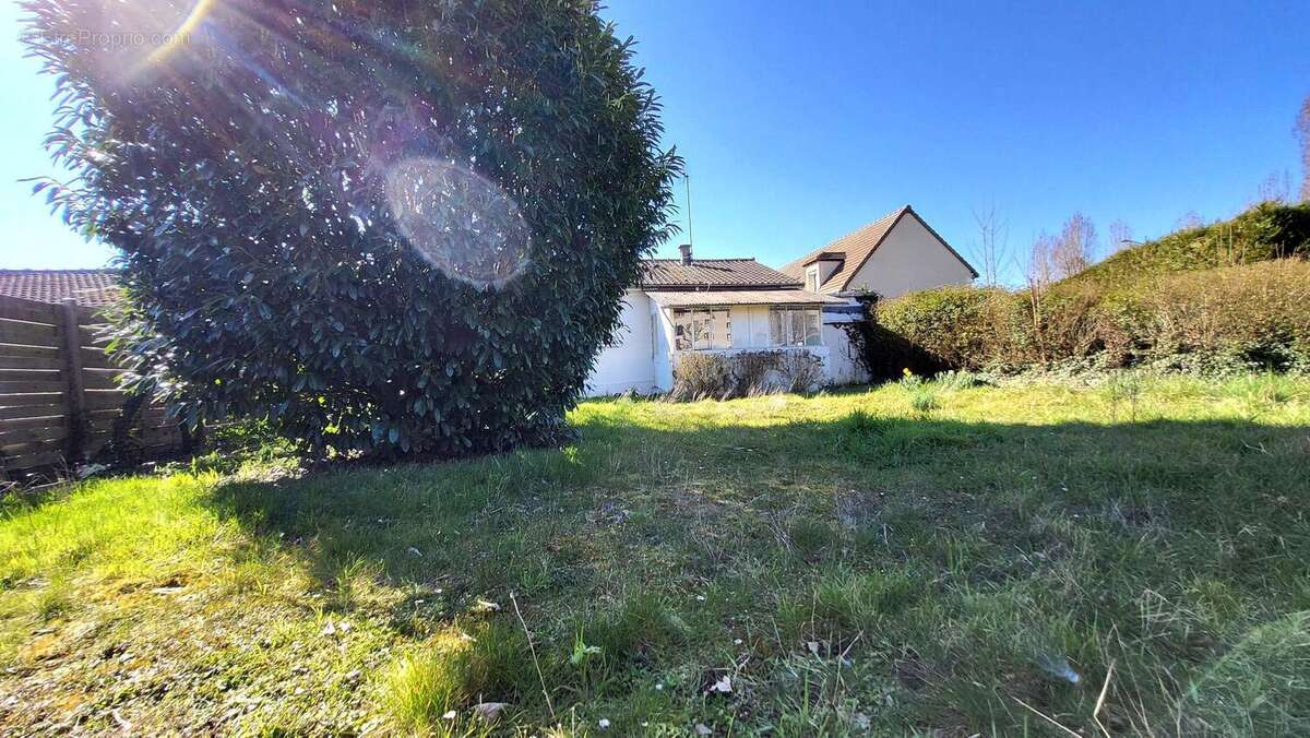 Maison à LES CLAYES-SOUS-BOIS