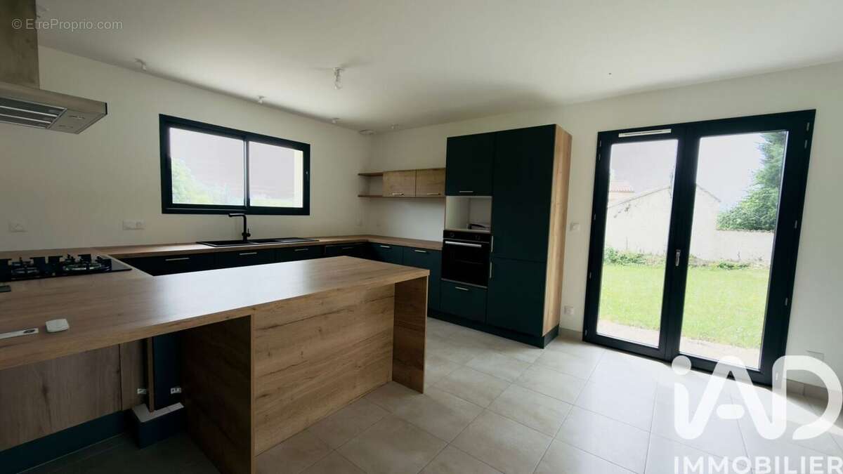 Maison 110 m² à Issac  - photo 5