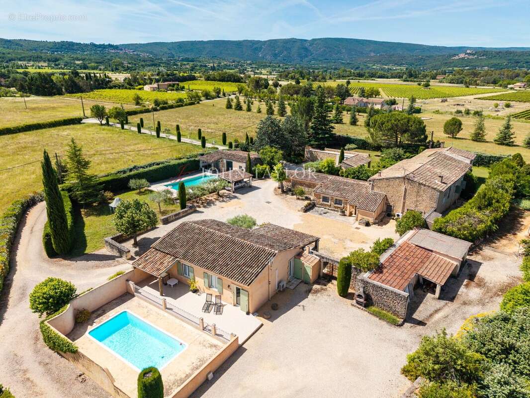 Maison à BONNIEUX