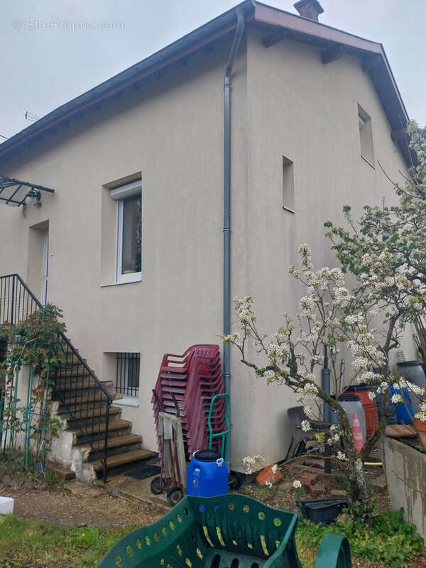 Autre à PERONNAS