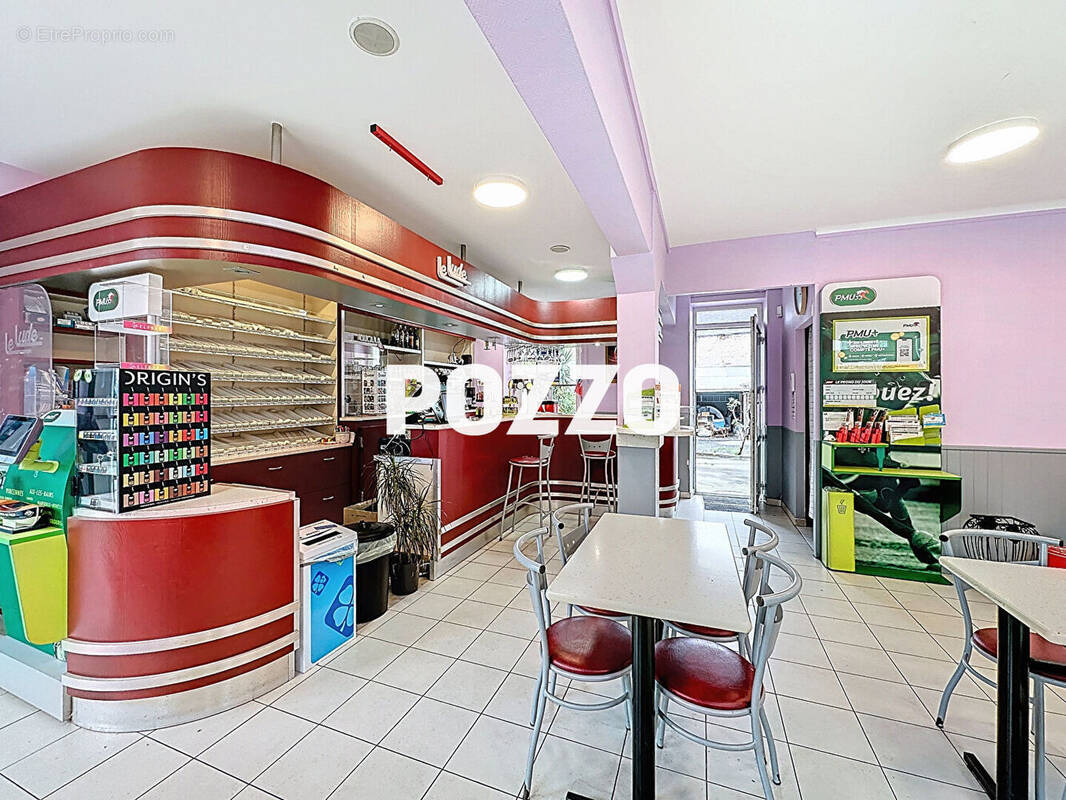 Commerce à CAROLLES