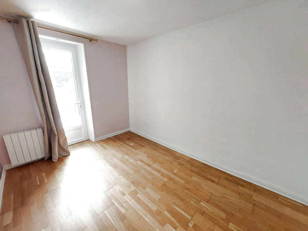 Maison à ARGENTRE-DU-PLESSIS