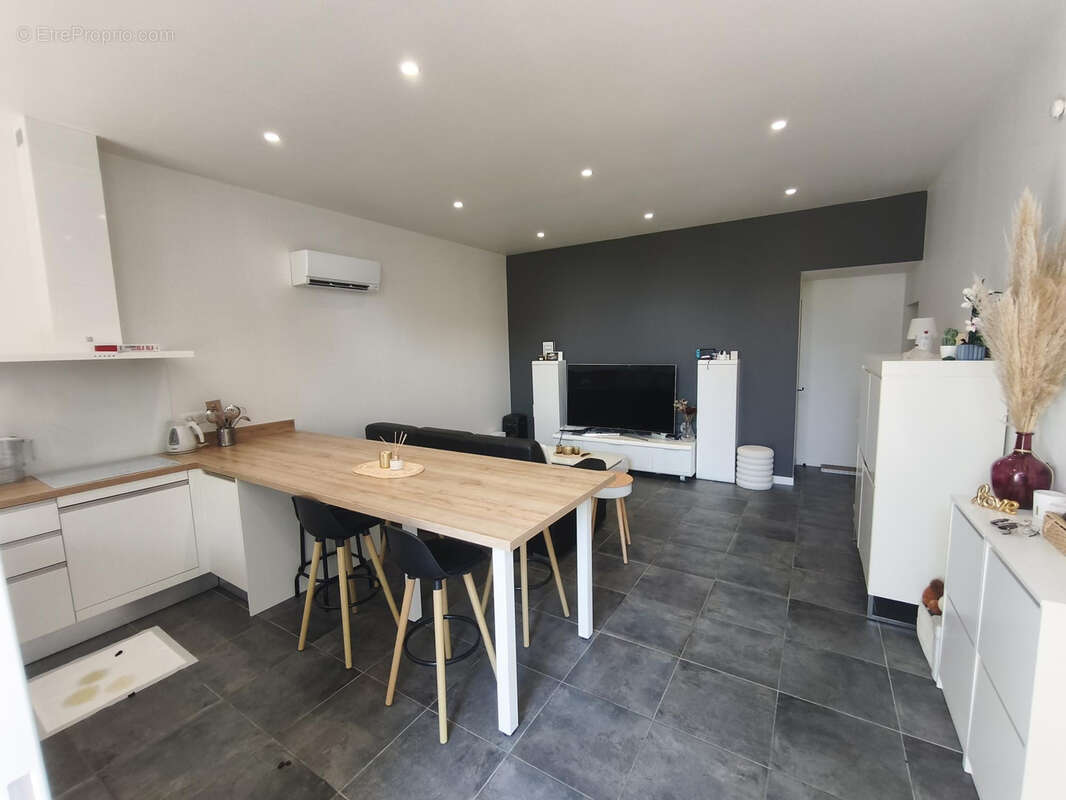 Propriété entièrement rénovée de 323 m2 avec piscine et dépendances - photo 24
