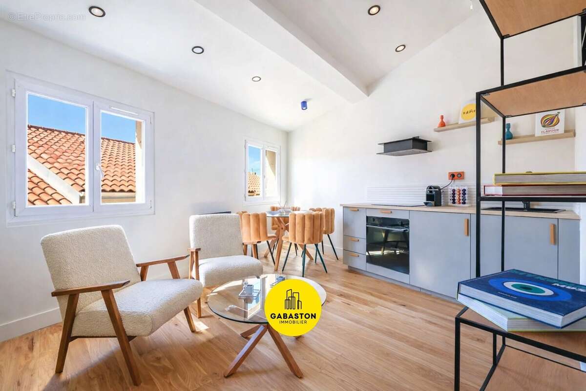 Appartement à MARSEILLE-2E