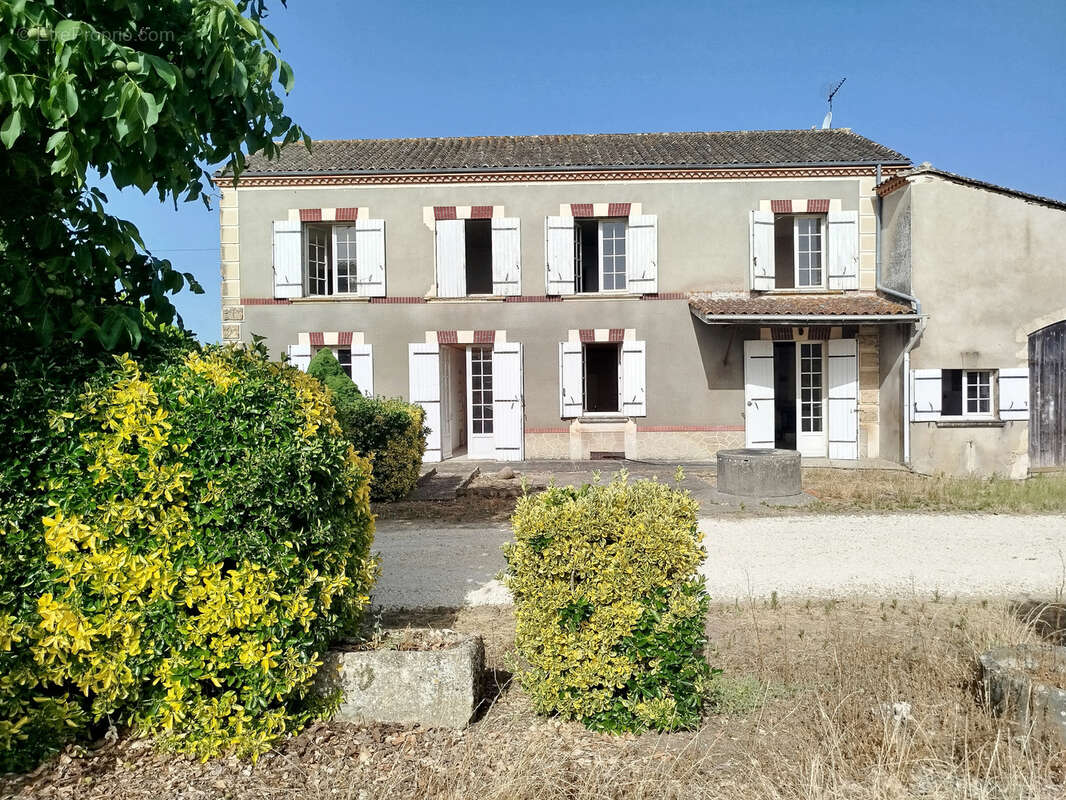 Maison à CAPLONG