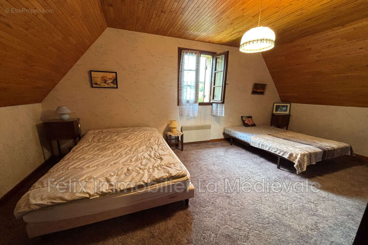 Maison à CARSAC-AILLAC